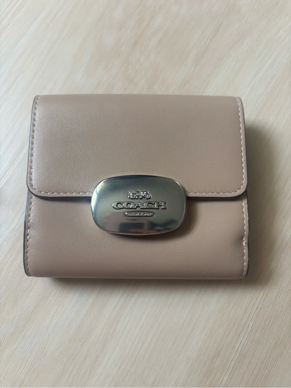 Coach Eliza small wallet in taupe
